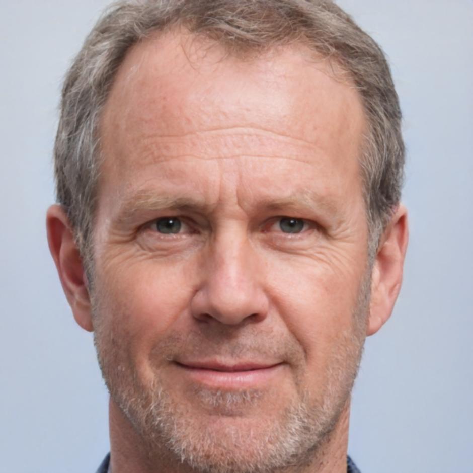 Callum Thorne financial educator